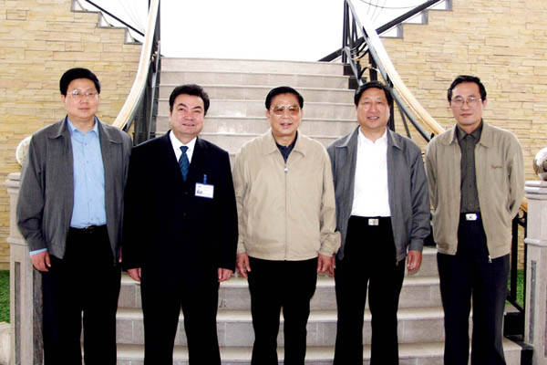 中宣部副部长王太华视察中德机床 中宣部副部长王太华视察中德机床