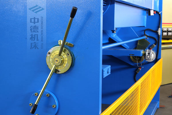 ZDS-2032剪板機刀片間隙手動調節器,刻度清淅,調節省力又簡便.jpg ZDS-2032剪板機刀片間隙手動調節器,刻度清淅,調節省力又簡便.jpg